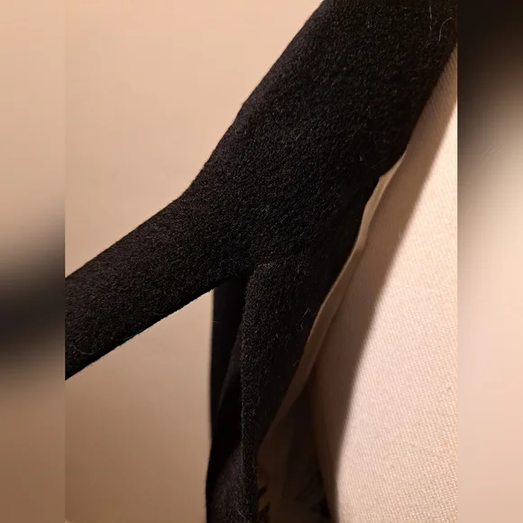 Vintage cashmere cape with fow fur trim✨️🫢🫨 - Picture 2 of 10